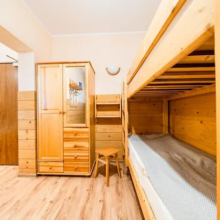 Schronisko Pttk Orlica 3* シュツァブニツァ