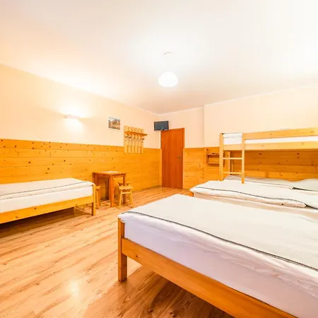 ゲストハウス Schronisko Pttk Orlica シュツァブニツァ